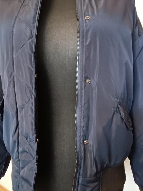 Tmavomodrá bombera, takko,m