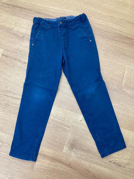 Tmavomodré nohavice, reserved,116