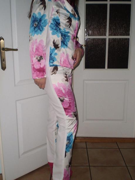 Kostym nohavicový, s