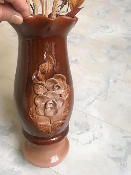 Vyššia zaujímavá váza,