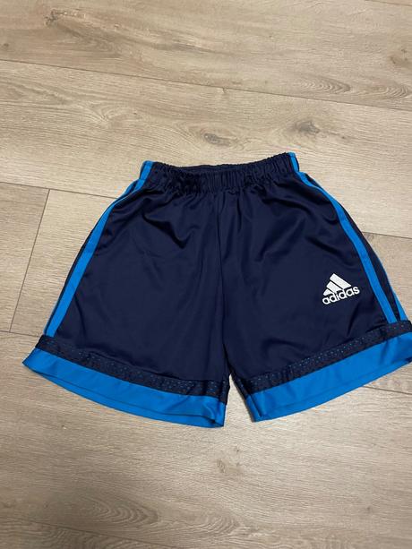 Športové kratasy, adidas,104