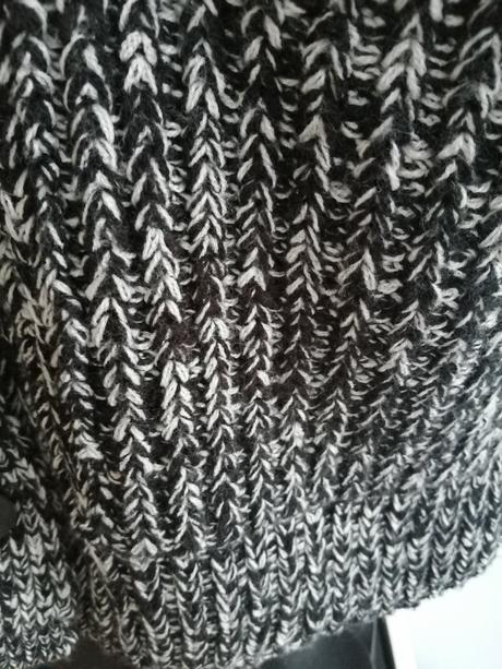 Pekný predĺžený sveter zn. reserved, reserved,m