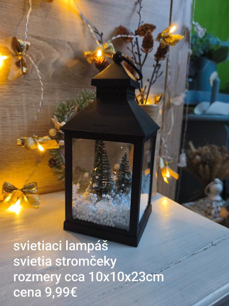 Krásny svietiaci lampáš,