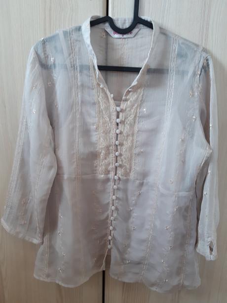 Bluzka s malymi gombickami, bonmarché,40