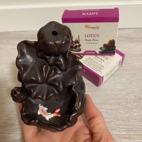 Stojan na tečúci dym + vonné kužele,