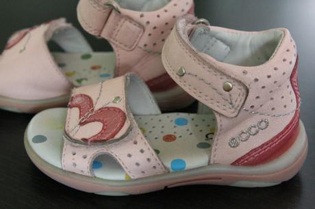 Pekné ružové celokožené sandálky, ecco,20