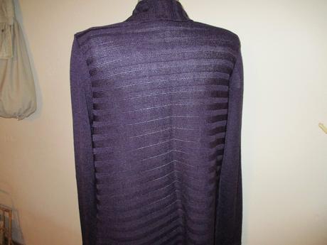 Sveter tmavo fialový, m