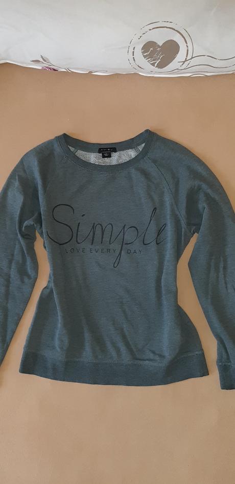 Tmavošedá mikina, amisu,s