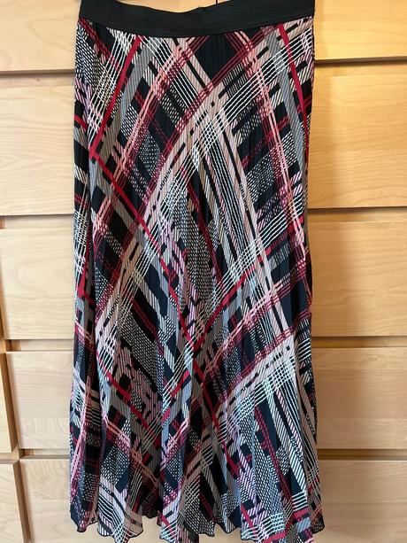 Plisovaná sukňa so spodničkou canda, c&a,37