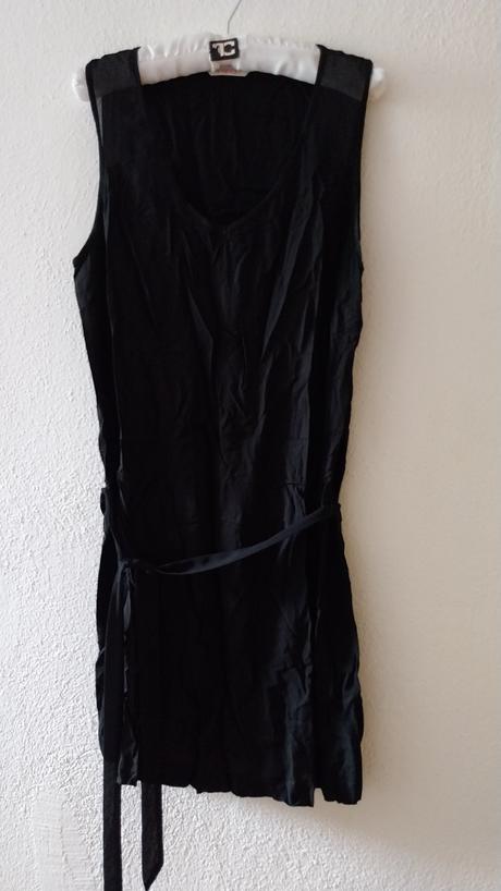 Letné čierne šaty zn. camaïeu. sedia na m, tak aj, camaieu,m