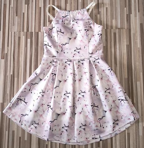 Pekné šaty dvoje rovnaké, 38