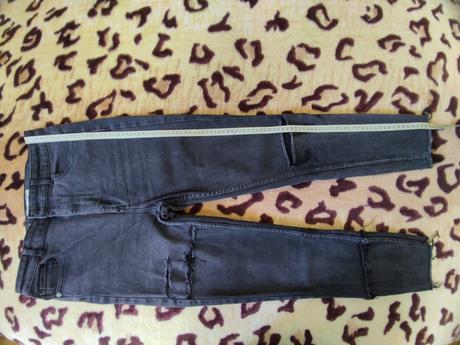 Cierne elasticke rifle berska, vlasna uprava., bershka,42