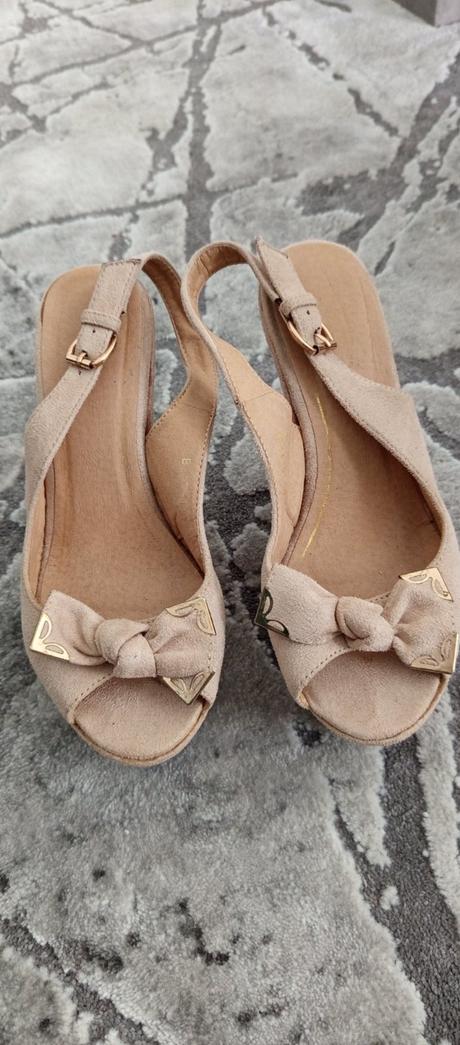 Sandále na platforme, 37