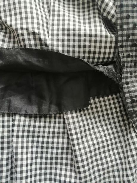 Zaujímavá čb sukňa v122-128,7-8r., 122