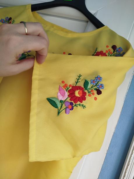 Folklorna bluzka l/xl, l