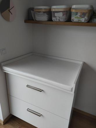 Prebalovaci pult s podložkou, 