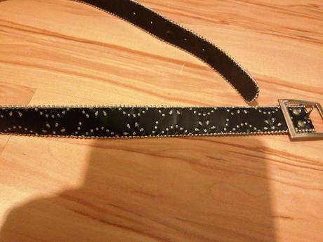 Mam na predaj opasok,