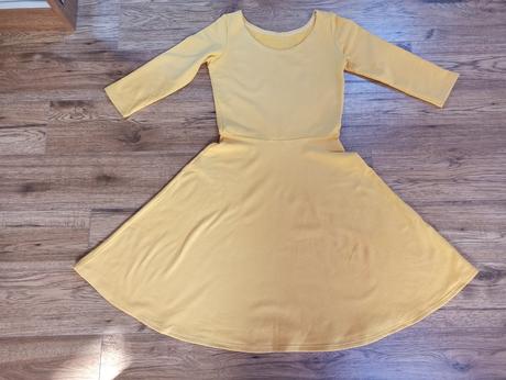 Žlté úpletové šaty, 38