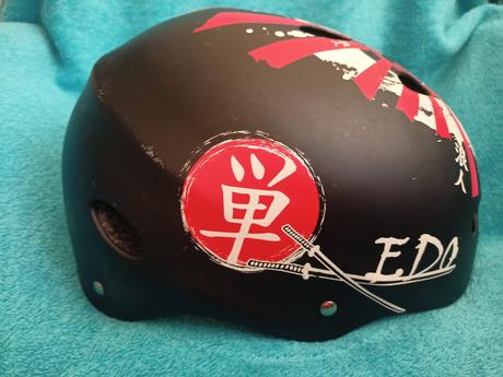 Prilba na skateboard/ kolobežku, l