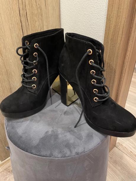 Cierne semisove cizmy so zlatym opatkom 39, new look,39