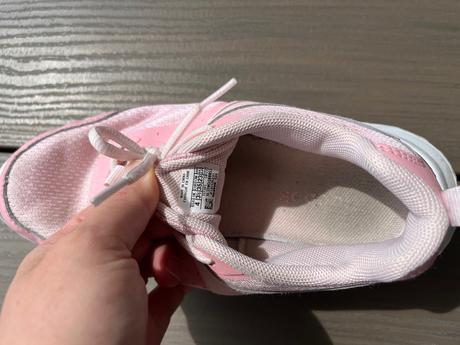 Znackove tenisky používané vnútri na atletiku, reebok,35