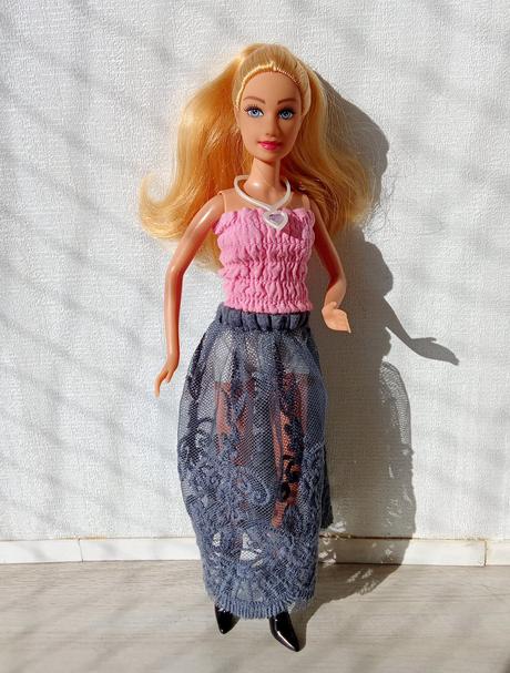 Bábika módna diva blondínka s copom a doplnkami,
