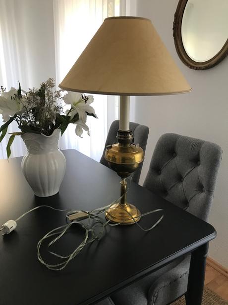 Krásna vysoká lampa,