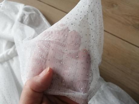 Krásne biele šaty so striebornými bodkami, sinsay,128