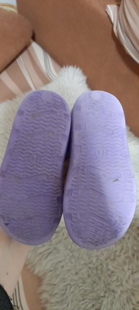 Sandalky 24 crocs, 24