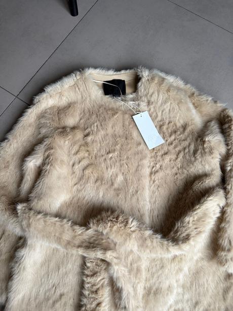 Zara kozuch c. m, zara,m