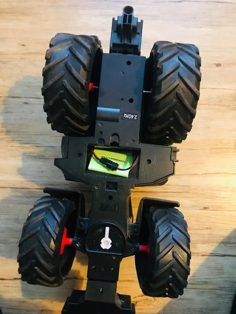 Traktor na ovládanie, 