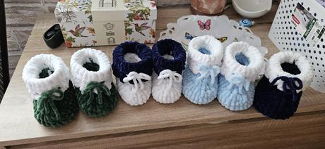 Predám handmade hačkované čiapky, deky, oblečenie, <50