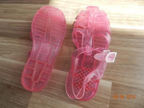 Sandálky do vody, 34