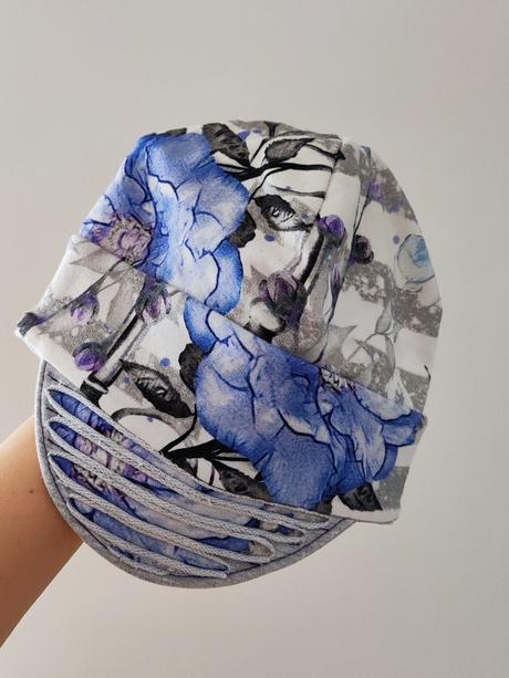 Elastická čiapočka so šiltom, 98