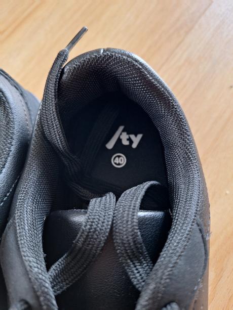 Nové tenisky, deichmann,40