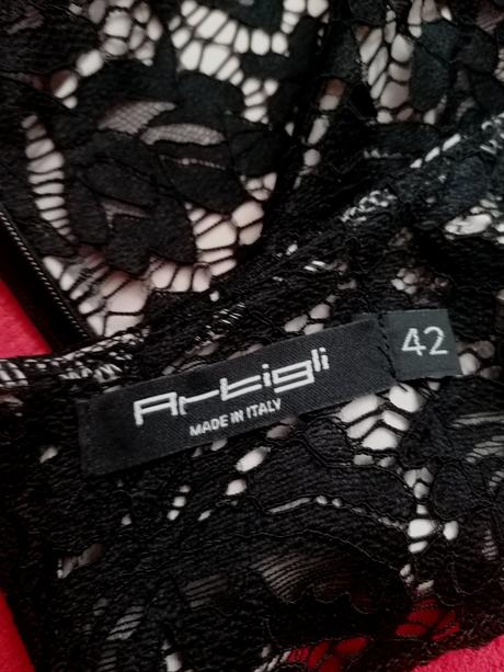 Spoločenský dlhý overal, 42