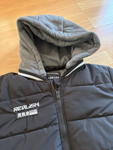 Bunda s kapucňou, chapter young,158