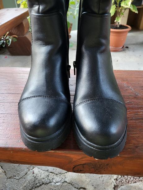 Vysoké zimne cizmy + doporučené poštovné, deichmann,36