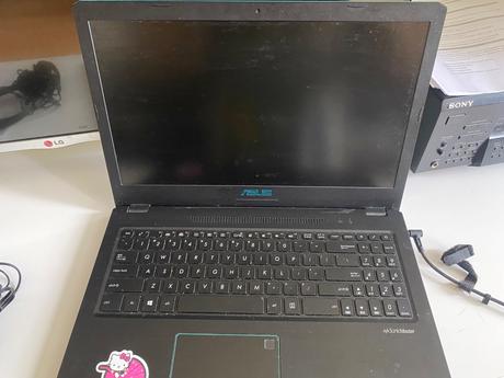 Asus m 570 d - herný notebook, asus