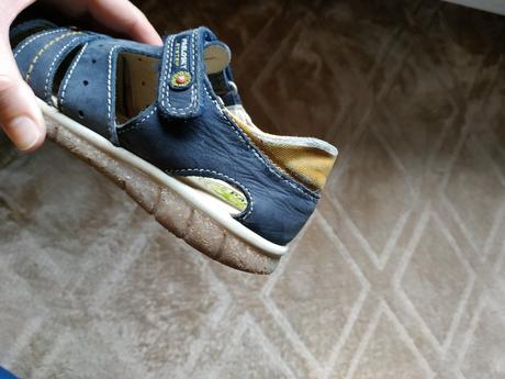 Kožené sandále, 33