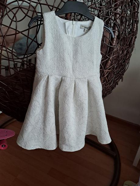 Slávnostné šaty, 86