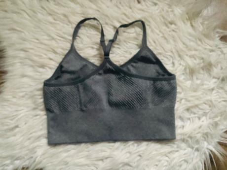 Športové elasticke topy, zara,m