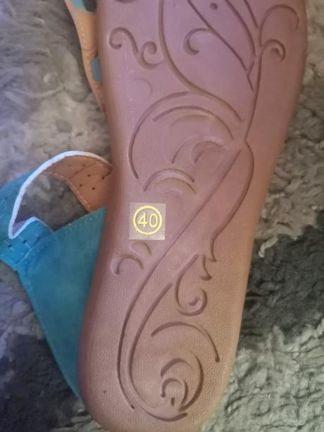 Predám sandále, 40