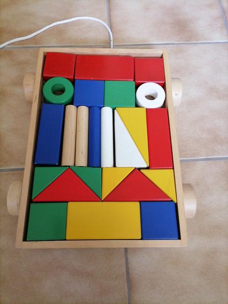 Ikea vozík so skladackami,