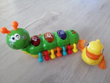 Hracia húsenica a kačička do vody, 