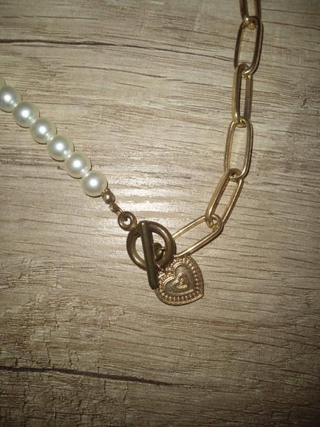 Dámsky náhrdelník, 