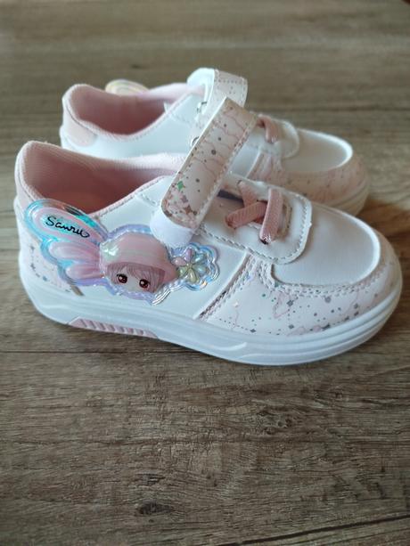 Dievčenské tenisky, 25