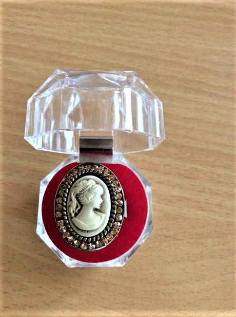 Starožitná súprava/náušnice a prsteň,