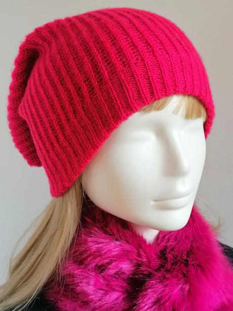 Indiska - cyklaménová čiapka,