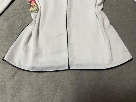 Top biely s čiernym lemovaním zn. magenta, m